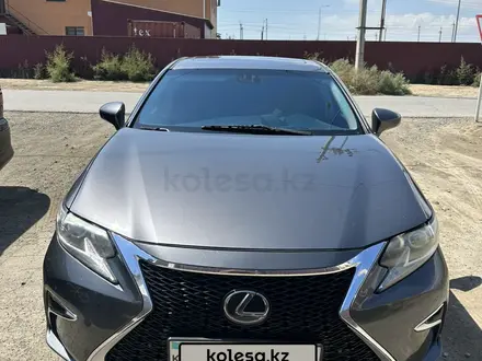 Lexus ES 300h 2014 года за 9 800 000 тг. в Атырау – фото 4