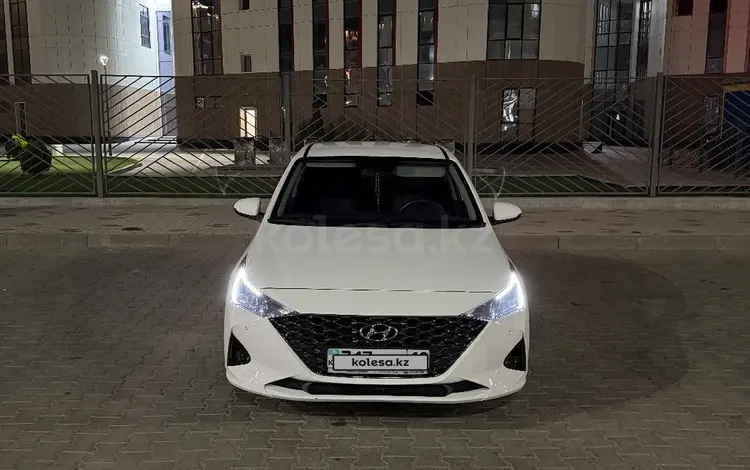 Hyundai Accent 2022 года за 7 700 000 тг. в Актау