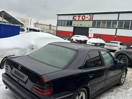 Mercedes-Benz C 180 1995 года за 1 700 000 тг. в Астана – фото 4