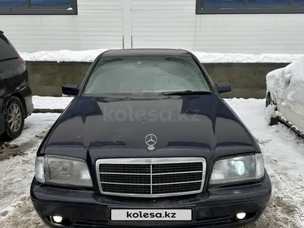 Mercedes-Benz C 180 1995 года за 1 700 000 тг. в Астана