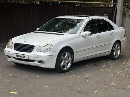 Mercedes-Benz C 240 2000 года за 3 900 000 тг. в Алматы – фото 2