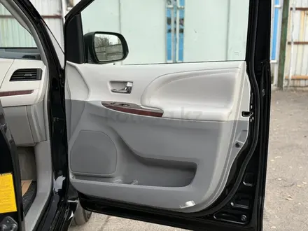 Toyota Sienna 2014 года за 13 500 000 тг. в Алматы – фото 32
