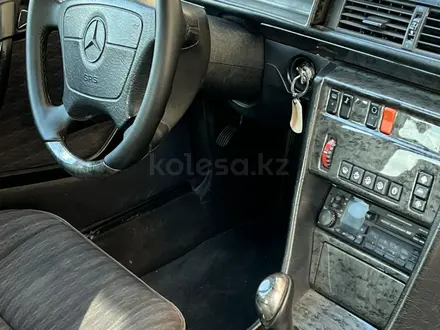 Mercedes-Benz E 200 1994 года за 3 500 000 тг. в Астана – фото 26