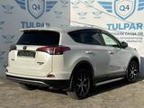 Toyota RAV4 2017 годаүшін11 764 245 тг. в Семей – фото 3