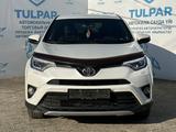Toyota RAV4 2017 года за 11 590 000 тг. в Семей – фото 2