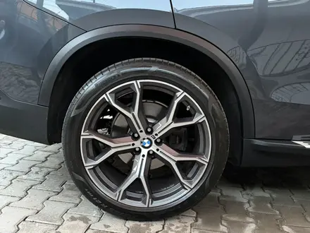 BMW X5 2019 года за 26 500 000 тг. в Алматы – фото 30