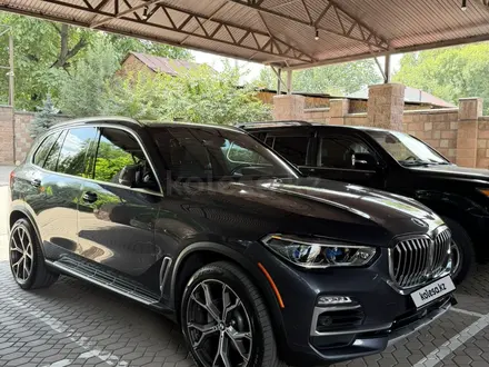 BMW X5 2019 года за 26 500 000 тг. в Алматы – фото 4