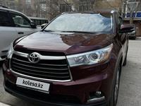 Toyota Highlander 2015 года за 17 000 000 тг. в Атырау