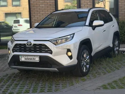 Toyota RAV4 2019 года за 13 990 000 тг. в Алматы – фото 3