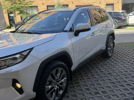 Toyota RAV4 2019 года за 13 990 000 тг. в Алматы – фото 10