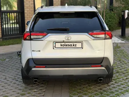 Toyota RAV4 2019 года за 13 990 000 тг. в Алматы – фото 6