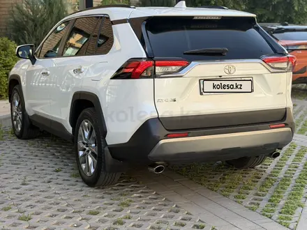 Toyota RAV4 2019 года за 13 990 000 тг. в Алматы – фото 5