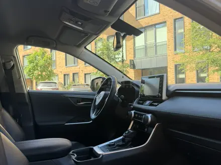 Toyota RAV4 2019 года за 13 990 000 тг. в Алматы – фото 8