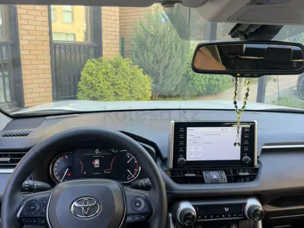 Toyota RAV4 2019 года за 13 990 000 тг. в Алматы – фото 9