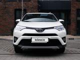 Toyota RAV4 2017 года за 12 800 000 тг. в Алматы – фото 3