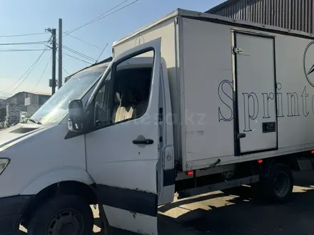 Mercedes-Benz Sprinter 2007 года за 10 200 000 тг. в Алматы – фото 2