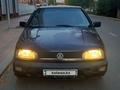 Volkswagen Golf 1994 года за 500 000 тг. в Уральск
