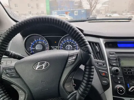 Hyundai Sonata 2012 года за 5 300 000 тг. в Актобе – фото 12