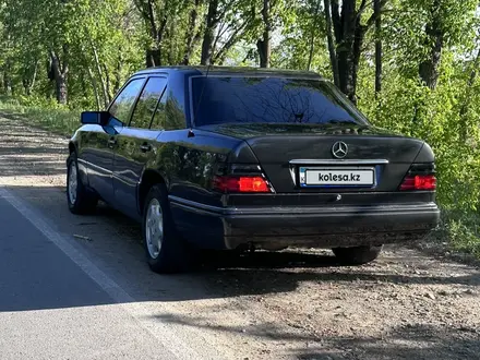 Mercedes-Benz E 220 1994 года за 2 300 000 тг. в Талдыкорган – фото 7