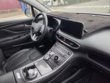 Hyundai Santa Fe 2023 годаүшін19 500 000 тг. в Сатпаев – фото 5