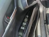 Toyota Camry 2018 года за 11 900 000 тг. в Семей – фото 4