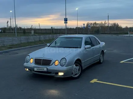 Mercedes-Benz E 320 2001 года за 4 900 000 тг. в Астана