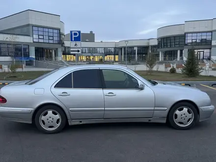 Mercedes-Benz E 320 2001 года за 4 900 000 тг. в Астана – фото 4