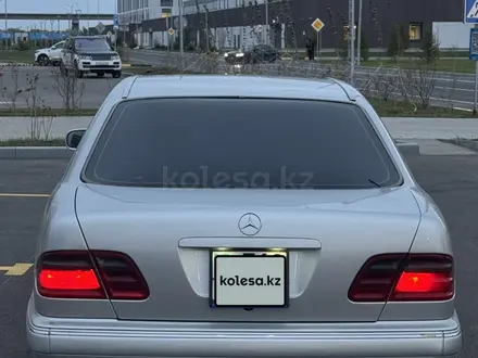 Mercedes-Benz E 320 2001 года за 4 900 000 тг. в Астана – фото 5