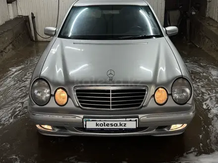 Mercedes-Benz E 320 2001 года за 4 900 000 тг. в Астана – фото 9