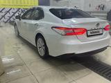 Toyota Camry 2018 года за 14 500 000 тг. в Астана – фото 5