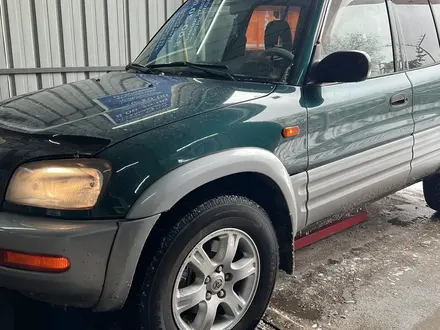 Toyota RAV4 1997 года за 4 000 000 тг. в Алматы