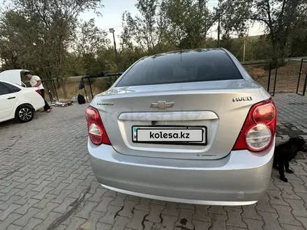 Chevrolet Aveo 2013 года за 3 000 000 тг. в Уральск – фото 3