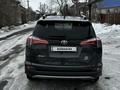 Toyota RAV4 2018 года за 13 000 000 тг. в Уральск – фото 3