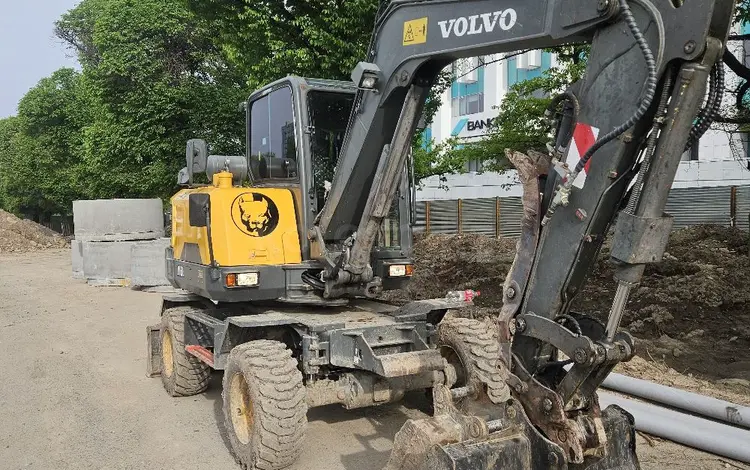 Volvo  EW 2017 года за 27 000 000 тг. в Шымкент