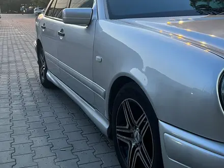 Mercedes-Benz E 200 1995 года за 2 300 000 тг. в Караганда – фото 5