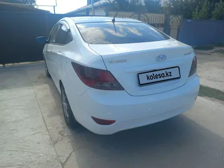 Hyundai Accent 2014 года за 5 216 717 тг. в Атырау – фото 3