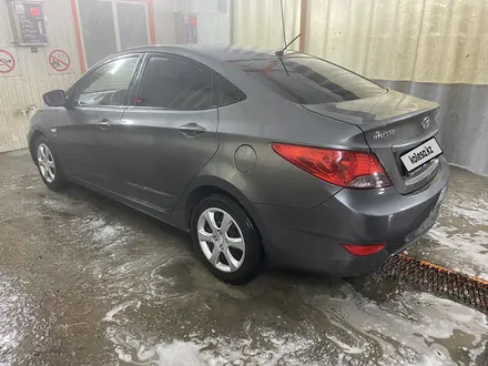 Hyundai Accent 2014 года за 5 200 000 тг. в Актобе – фото 3