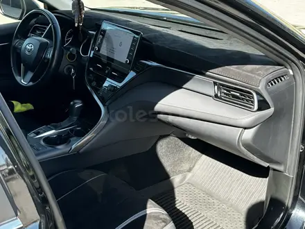 Toyota Camry 2023 года за 14 500 000 тг. в Караганда – фото 13