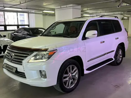 Lexus LX 570 2013 года за 26 300 000 тг. в Астана – фото 2