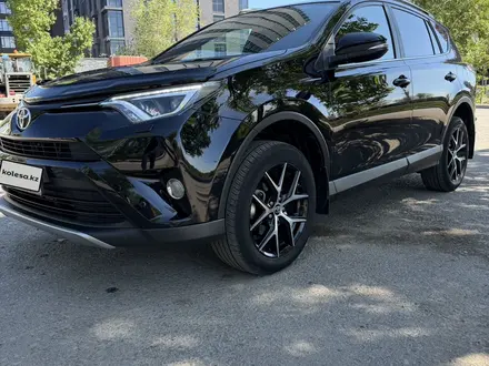 Toyota RAV4 2017 года за 11 500 000 тг. в Караганда – фото 2