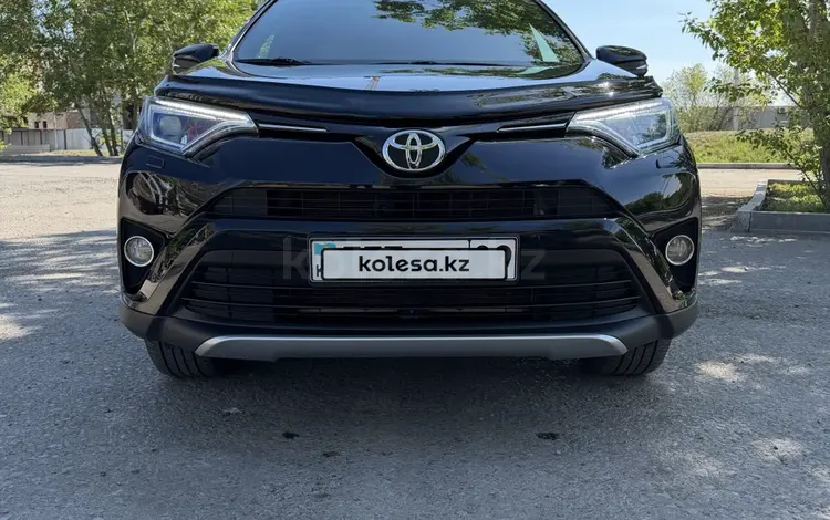 Toyota RAV4 2017 года за 11 500 000 тг. в Караганда