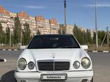 Mercedes-Benz E 240 1998 года за 2 800 000 тг. в Актобе – фото 2