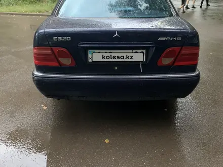 Mercedes-Benz E 280 1996 года за 1 990 000 тг. в Караганда – фото 4