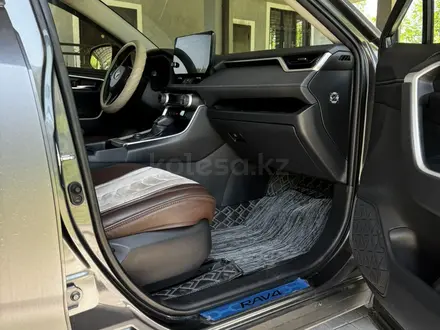 Toyota RAV4 2022 года за 19 500 000 тг. в Алматы