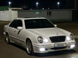Mercedes-Benz E 320 2001 годаүшін5 100 000 тг. в Актау – фото 5