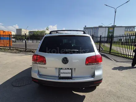 Volkswagen Touareg 2003 года за 4 800 000 тг. в Алматы – фото 6