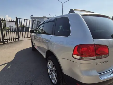 Volkswagen Touareg 2003 года за 4 800 000 тг. в Алматы – фото 7