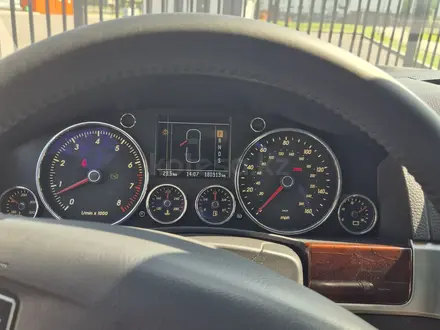 Volkswagen Touareg 2003 года за 4 800 000 тг. в Алматы – фото 10