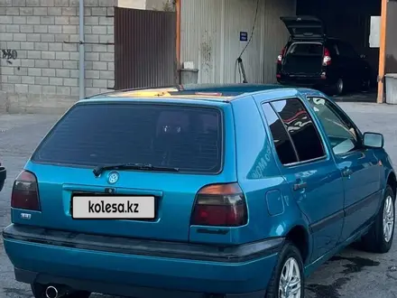 Volkswagen Golf 1994 года за 1 500 000 тг. в Алматы – фото 2