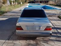 Mercedes-Benz E 220 1994 года за 2 600 000 тг. в Шымкент